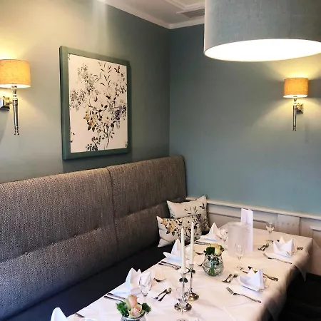 Отель Zur Post 3*